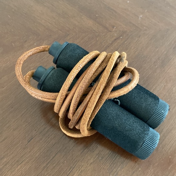 Champs Sports Weighted & Adjustable Leather Jump Rope — Unisex - Picture 4 of 7